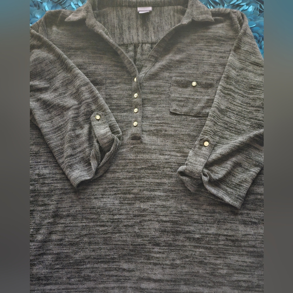 Laura Scott V- Neck Gray Pullover Sweater